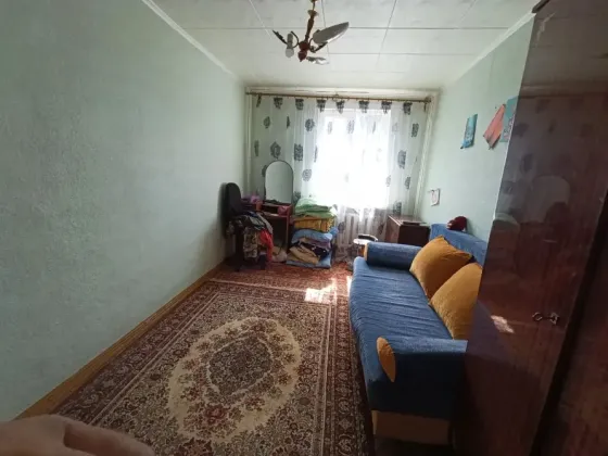 Продам 4-х комнатную квартиру в г. Зугрэсе -2 Зугрэс