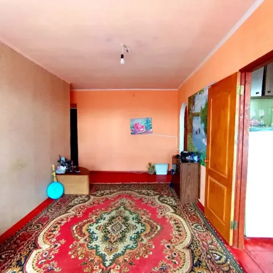 Продам 3-х комн. квартиру в центре г. Торез, пр-т Гагарина (район ост. Музей) Торез