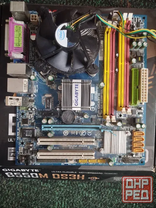 Материнка GIGABYTE GA-G33M-S2L +core 2 duo7500 3000гц Донецк - изображение 1