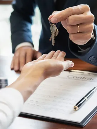 Продам 4-х комнатную квартиру в Донецке Донецк