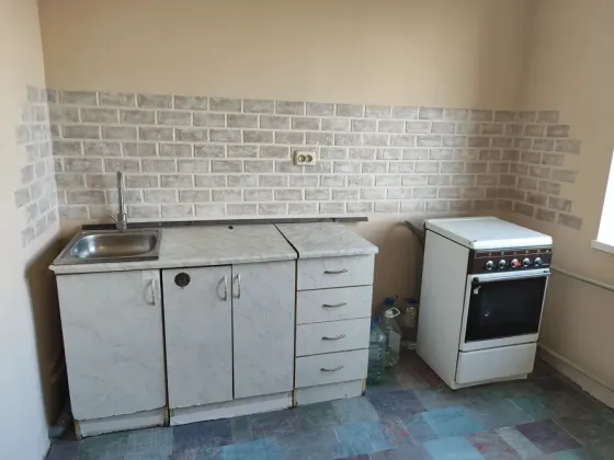 Продам 2 комнатную квартиру на Зелёном Макеевка