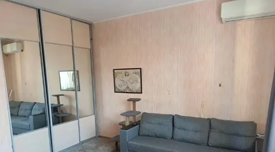 Сдаю двухкомнатную квартиру 50.0 м² этаж 2/5. Калининский район. Ориентир Театр Кукол Донецк