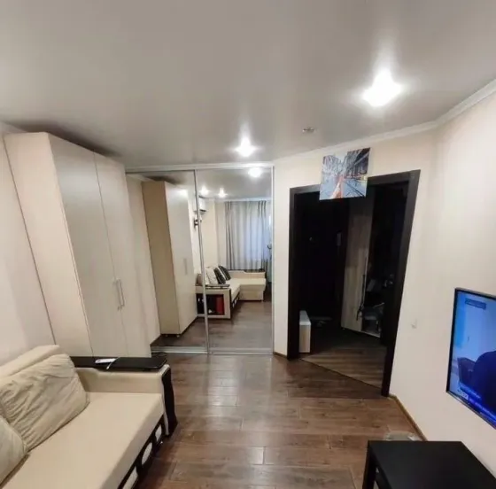 Сдаю однокомнатную квартиру 38.0 м² этаж 6\9. Ленинский район, ориентир цирк "Космос". Донецк