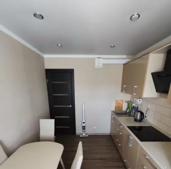 Сдаю однокомнатную квартиру 38.0 м² этаж 6\9. Ленинский район, ориентир цирк "Космос". Донецк