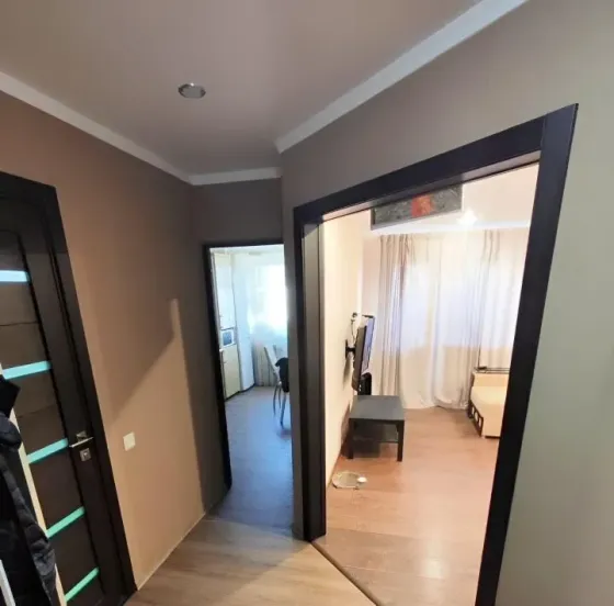 Сдаю однокомнатную квартиру 38.0 м² этаж 6\9. Ленинский район, ориентир цирк "Космос". Донецк