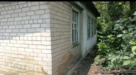 дом в пяти минутах ходьбы от остановки.. дск Донецк