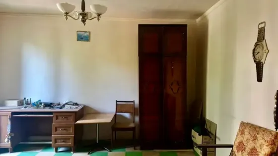 1-ком кв м-н Зеленый этаж 2/9, не угловая в районе Мирного рынка Макеевка