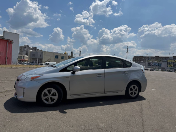 Продам Toyota Prius Донецк