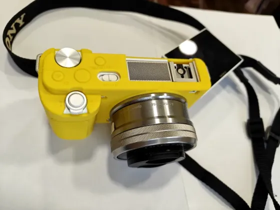 Фотоаппарат Sony zv-e10 kit оригинал под ремонт или на запчасти подарки читаем внимательно описание Донецк
