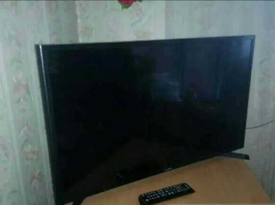 Телевизор 40" Samsung UE40J5200 повреждена матрица Донецк