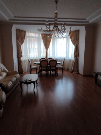 Продаю 3х комн.квартиру в новострое пл.Ленина Донецк