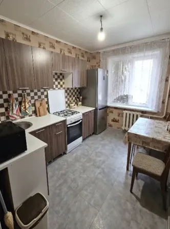 Двушка в Калининском районе в шаговой доступности к "спарте" Донецк