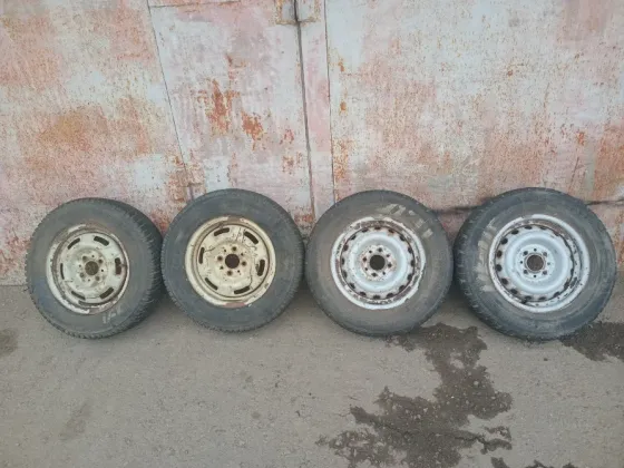 Продаю колёса на ваз с зимней резиной Донецк
