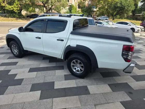 MITSUBISHI L200 Донецк