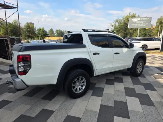 MITSUBISHI L200 Донецк