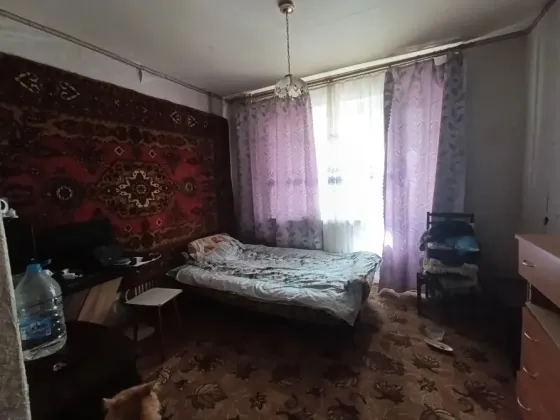 Продам 3-х комнатную квартиру , г. Харцызске, Героев Сталинграда, район центрального рынка Харцызск
