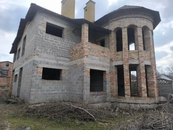 Продается недостроенный дом . Ленинский р-н. Донецк