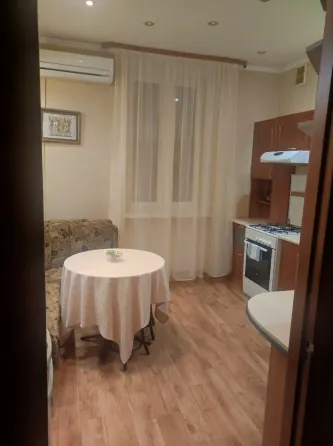 Продам 2 км.кв, сталинку, Ворошиловский р-н Донецк