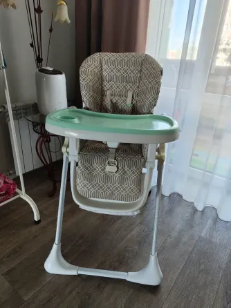 Продам трёхколёсный велосипед и стульчик для кормления Донецк