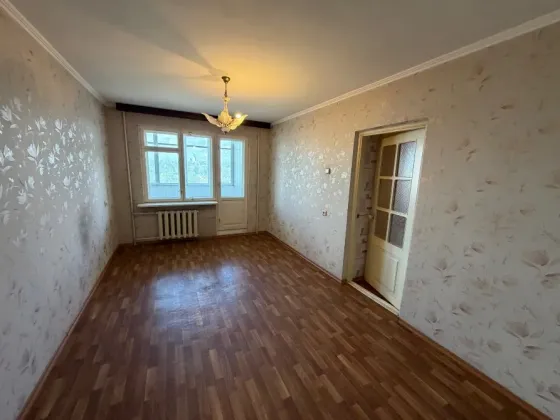 Продам 2-х ком. кв., 7/9 эт., 48 м.кв. - Донецк-центр, площадь Коммунаров Донецк
