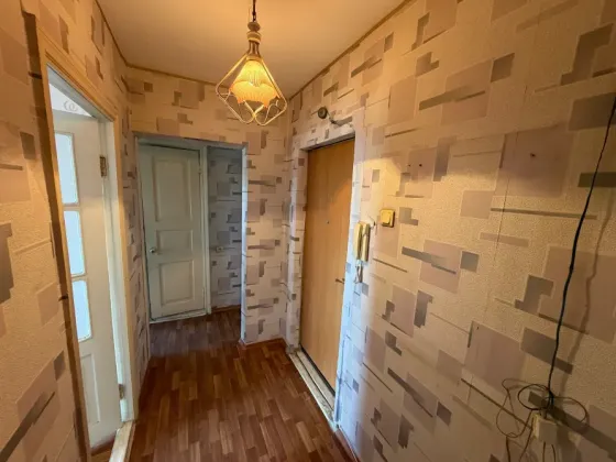 Продам 2-х ком. кв., 7/9 эт., 48 м.кв. - Донецк-центр, площадь Коммунаров Донецк