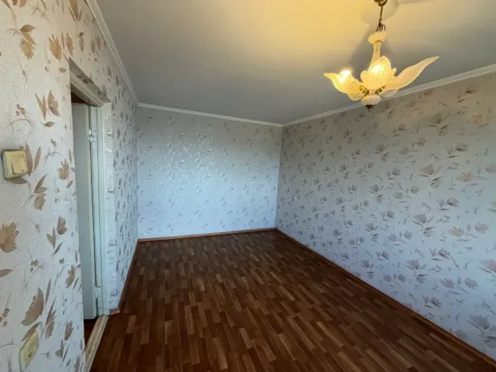Продам 2-х ком. кв., 7/9 эт., 48 м.кв. - Донецк-центр, площадь Коммунаров Донецк