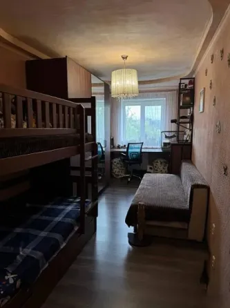 Продается 3. кв. пр-т Ильича, брусчатка Донецк