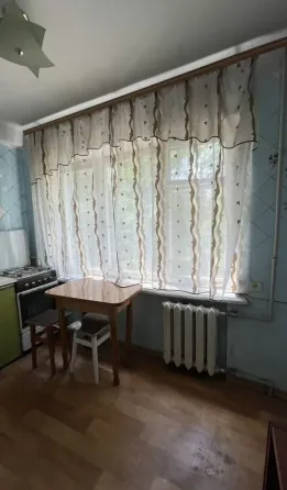 Продается 2 - х комнатная квартира, бульвар Шахтостроителей, ориентир Республиканская детская больни Донецк