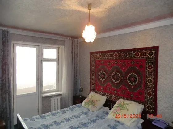 Продам город Донецк 2-х комнатную квартиру в Ленинском районе Улица Днепродзержинская 12 Донецк