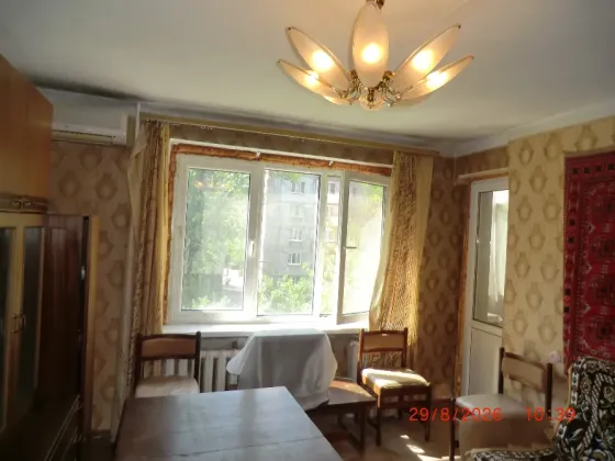 Продам город Донецк 2-х комнатную квартиру в Ленинском районе Улица Днепродзержинская 12 Донецк