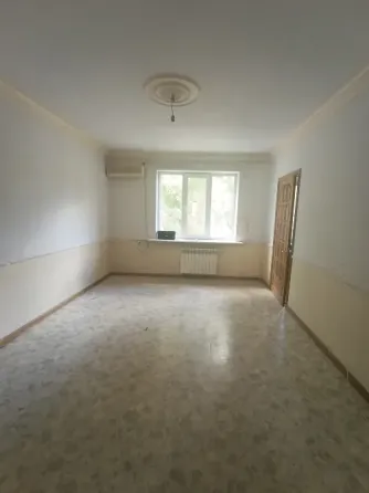 Продам 3-х ком квартиру 2/2, 63 м2. Куйбышевский район.Бакинских комиссаров. Донецк