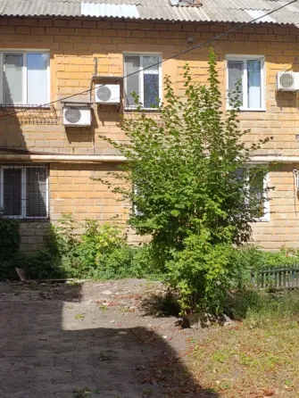 Продам 3-х ком квартиру 2/2, 63 м2. Куйбышевский район.Бакинских комиссаров. Донецк