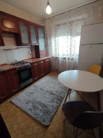 сдам 1-комн квартиру в ворошил. р-не, пр. комсомольский- университетская, отличная. Донецк