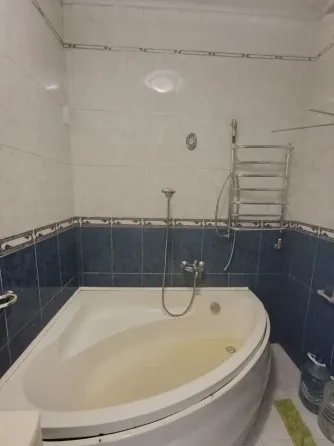 Продам 3х ком квартиру с гаражем на Бакинских Донецк
