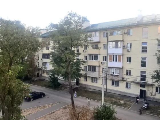 Продается 1-комнатную квартиру в Ильичевском районе Мариуполь