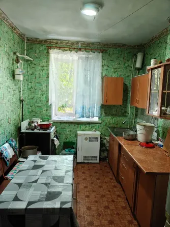 Продам 3-х комнатную  квартиру г. Снежное Снежное