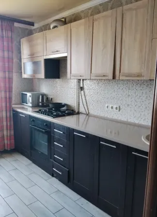 Продам 3ком.кв.-Центральный район, 23жмр с ремонтом Мариуполь