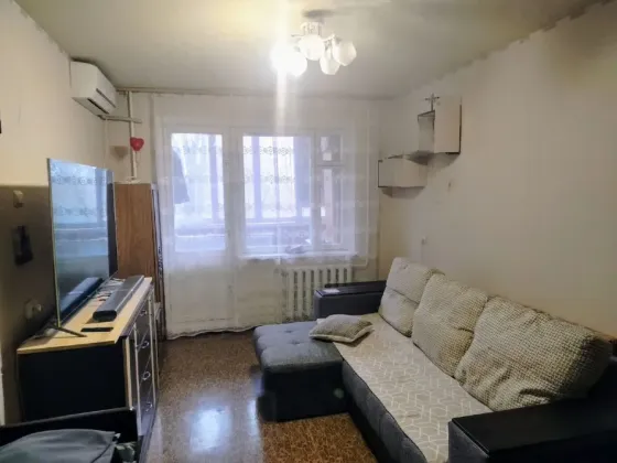 Продается 2 - х комнатная квартира, пр-т Ильича Донецк