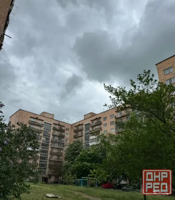 Продается 2-комн квартира, Зугрэс Зугрэс - изображение 1