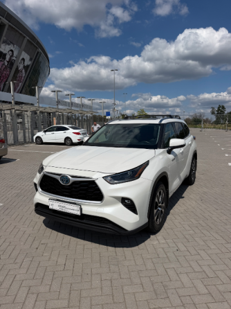 в продаже Toyota Highlander 2022г. Донецк