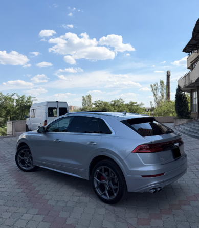 Audi Q8 Premium Plus Донецк