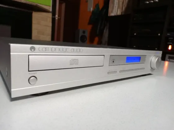 Проигрыватель CD дисков Английской фирмы "Cambridge Audio"-D-500SE Донецк