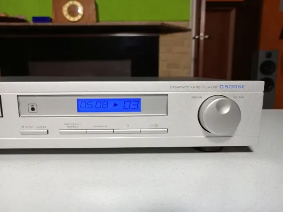 Проигрыватель CD дисков Английской фирмы "Cambridge Audio"-D-500SE Донецк