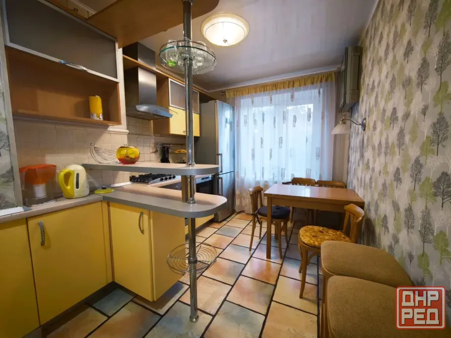 Продается 3к квартира в Центре ,Ворошиловском р-не, бул. Школьный Донецк - изображение 1