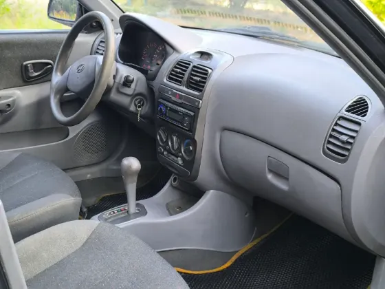 Продам Hyundai Accent 2008, 2.0 бензин на автомате Енакиево