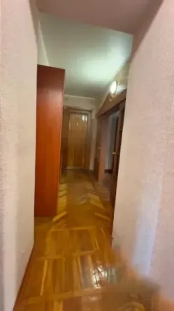 2-комнатная квартира,53м2,3/5,Ворошиловский р-н,ул.Университетская.Цена 7,5млн Донецк