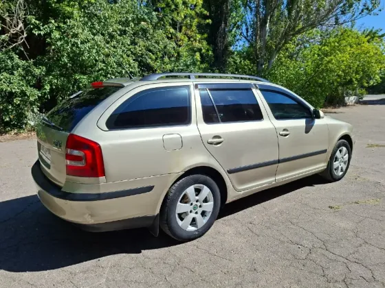 Skoda Octavia SW 1.6 Макеевка