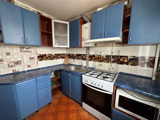 Продам 3-х комнатную квартиру в центре города Харцызск бул. Полупанова Харцызск