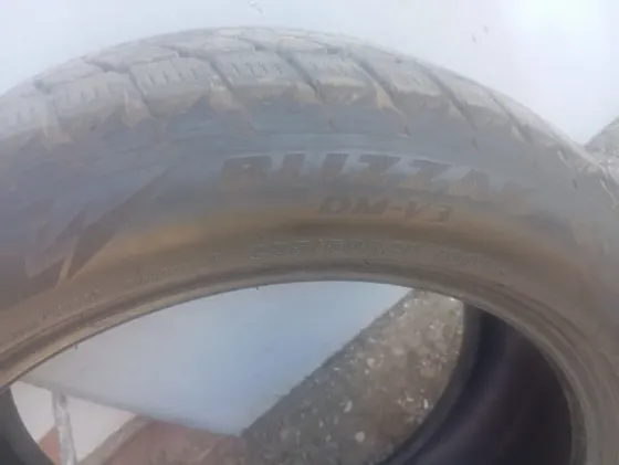 Шины Bridgestone Blizzak DM-V3 255/50 R20 зима б.у Донецк