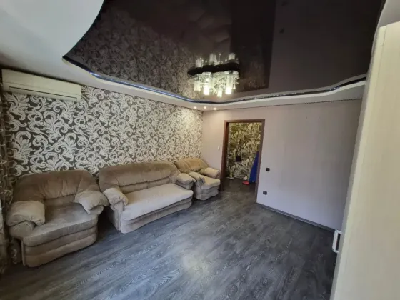 Продается 3 комнатная квартира Шахтерск